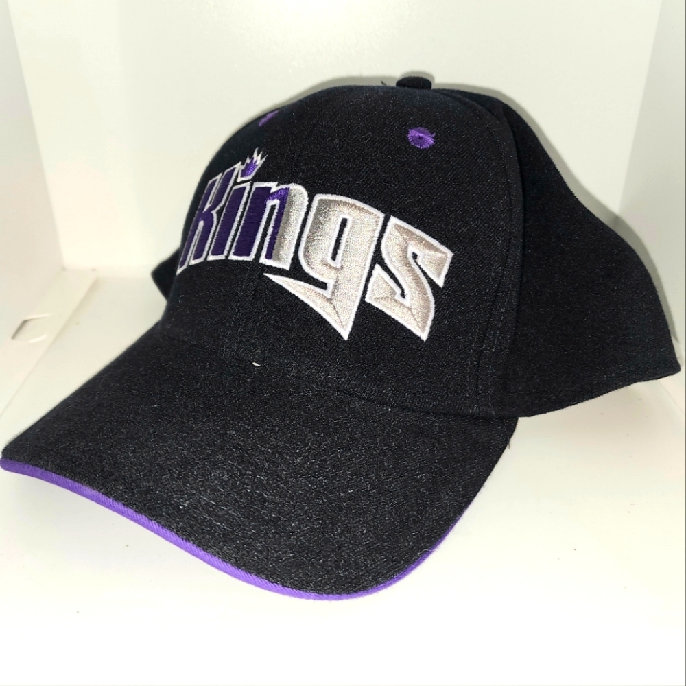 Sacramento Kings NBA Elevation hat size L/XL Black purple and silver basketball